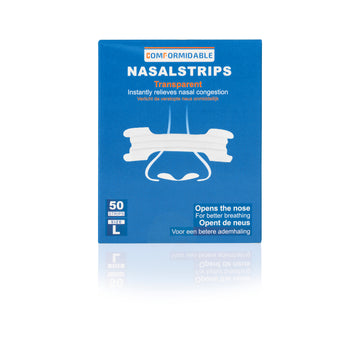 Blauwe comformidable neuspleister productverpakking met illustratie van een transparante neusstrip op een neus, inclusief informatie over inhoud.