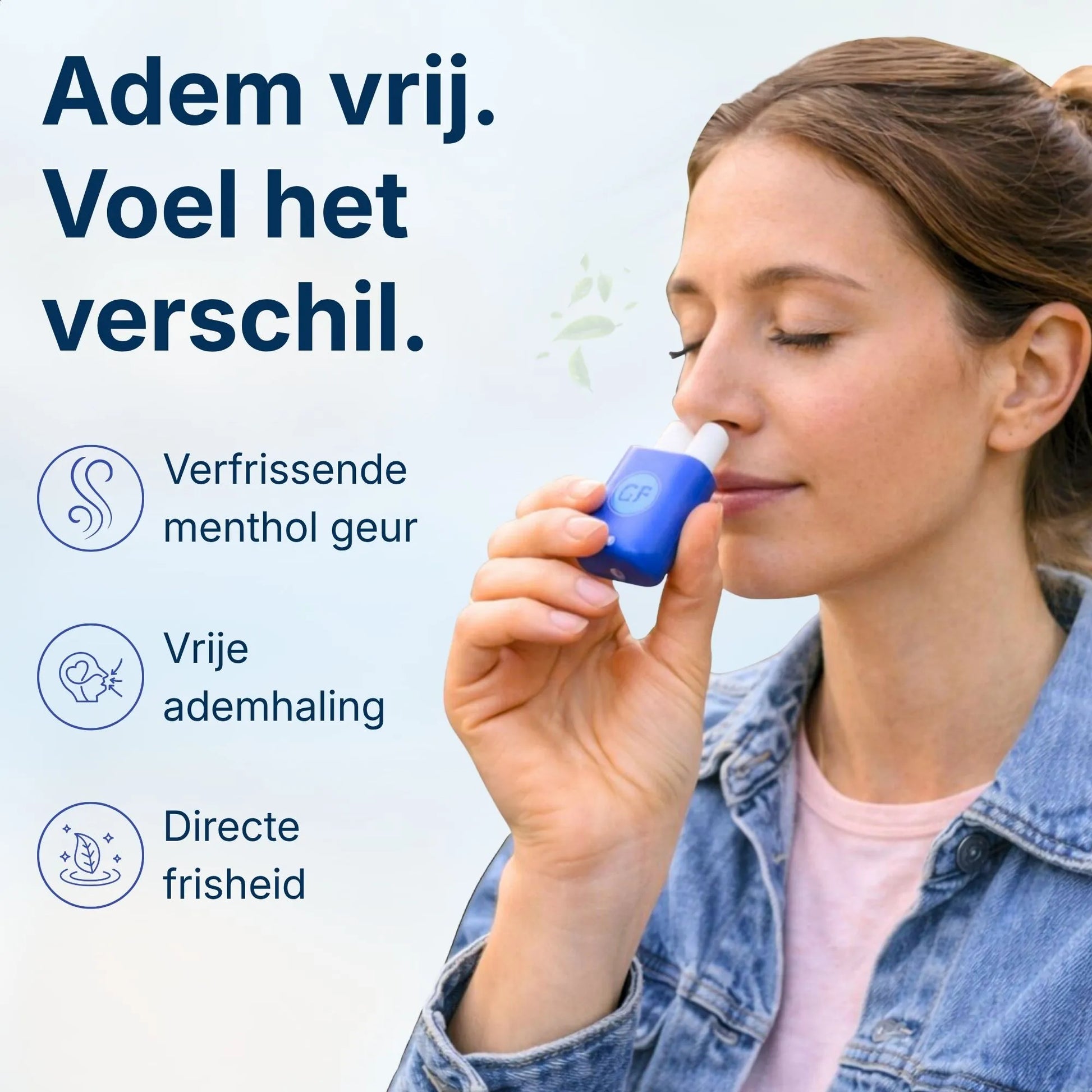Vrouw ademt in met de Comformidable Duo Nasal Inhaler voor directe frisheid en vrije ademhaling