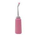 Bouteille bidet rose de 500 ml avec bec courbé blanc et capuchon de protection