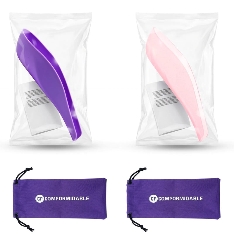 Contenu de la boîte : un urinoir violet et un urinoir rose, emballés séparément, avec deux pochettes de rangement